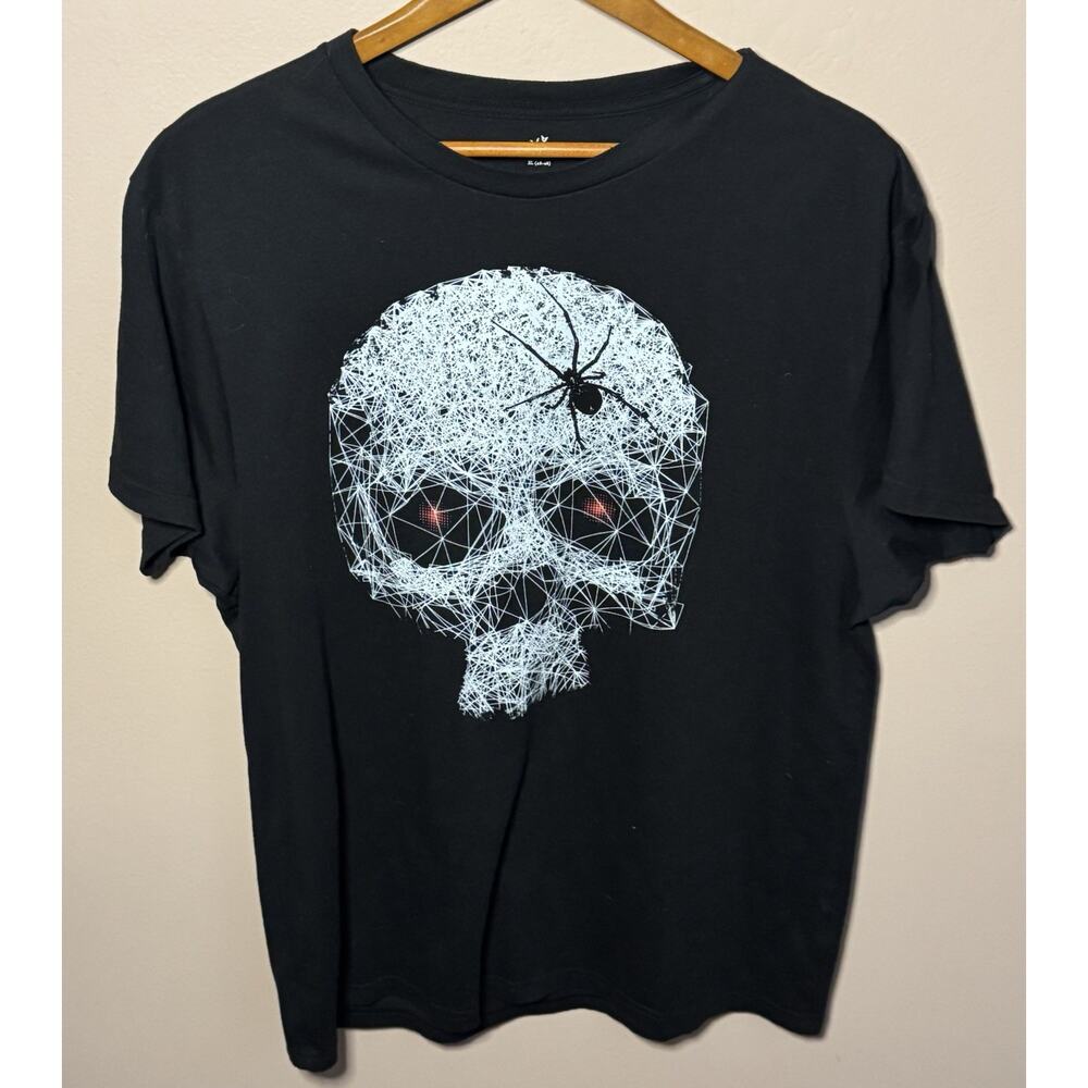 Celebrate Halloween XL Spider Web Skull Graphic T-shirt